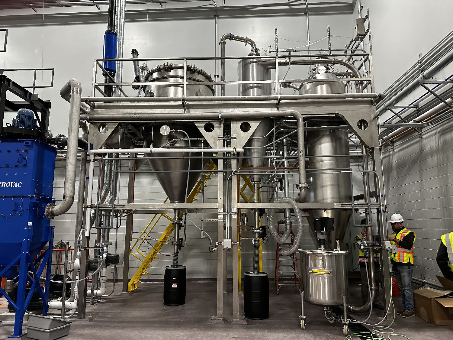 A full view of the P-50 industrial spray dryer, a complete spray drying system designed for high-capacity industrial drying solutions.